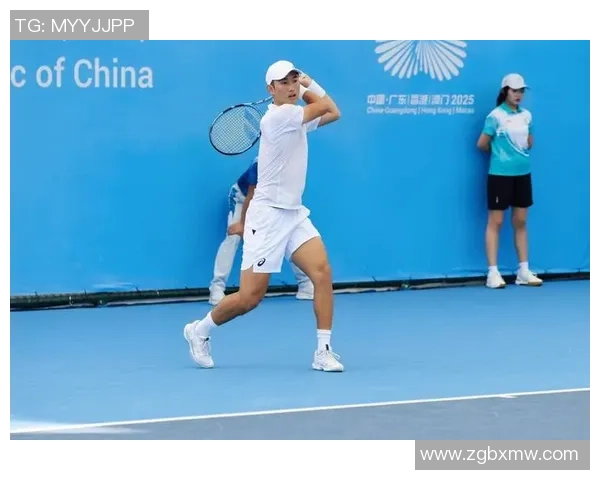 西安网球队的灵活性揭秘：如何在赛场上展现卓越技巧与团队协作